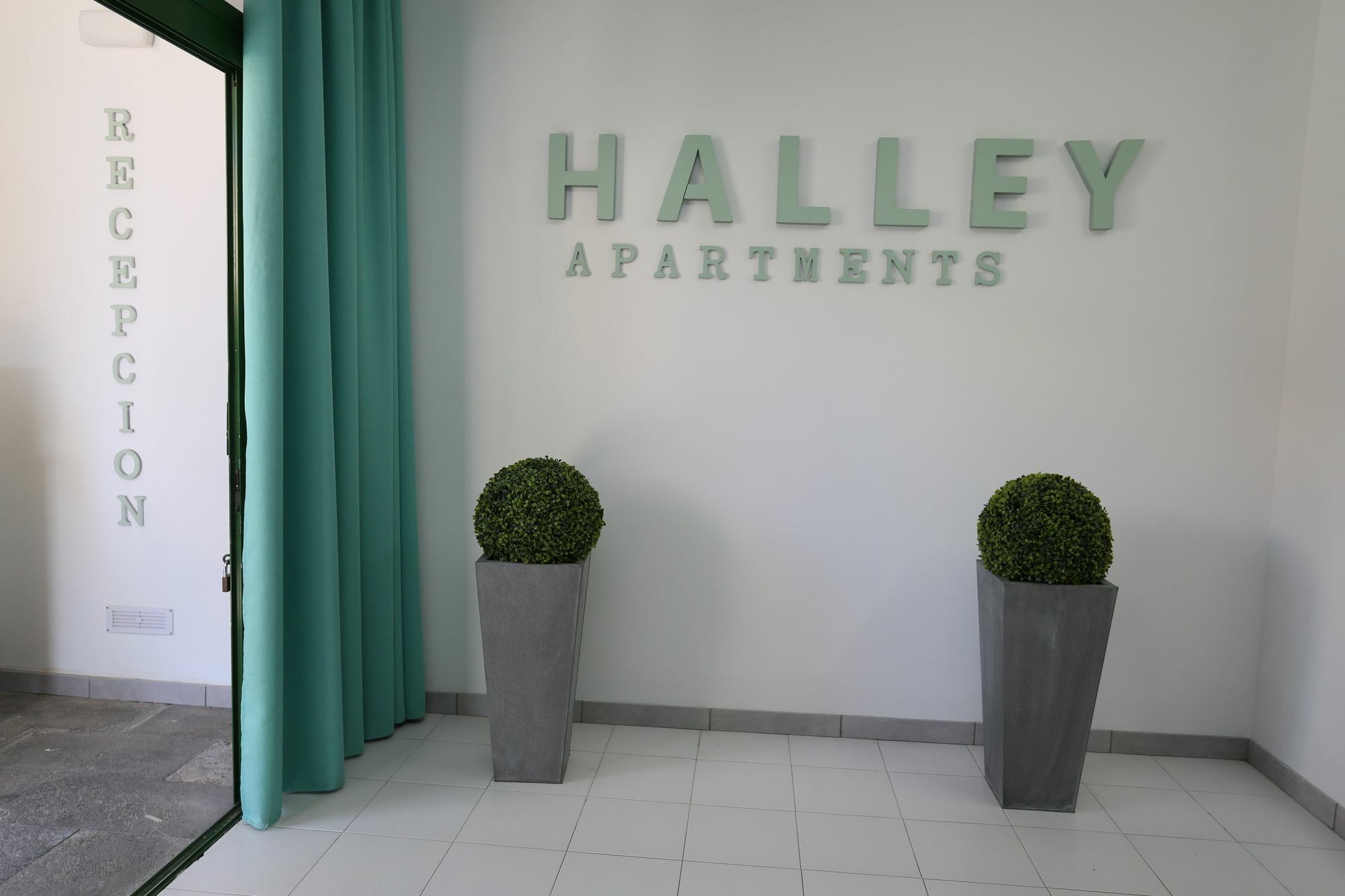 Apartamentos Halley Puerto Rico  Eksteriør billede